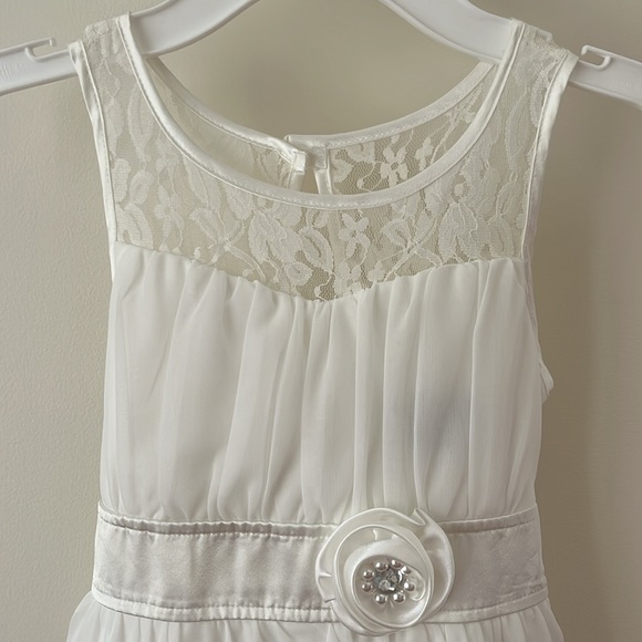 MY MICHELLE White Sleeveless Dress - Picture 2 of 15